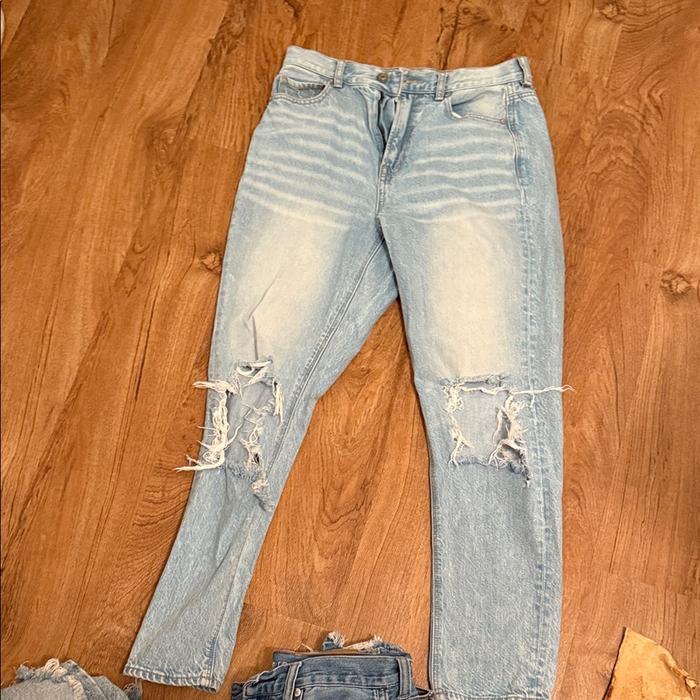 American Eagle Outfitters Light Blue Distressed Straight Leg Jeans